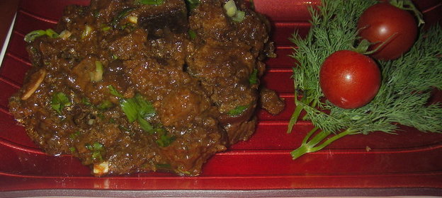 Рагу из телятины с черносливом и бородинским хлебом