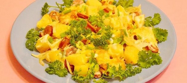 Картофельная запеканка с сосисками и сыром в духовке