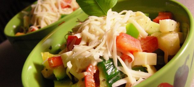 Салат с куриным мясом и ананасом