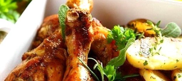 Ароматная курица с картофелем по‑итальянски