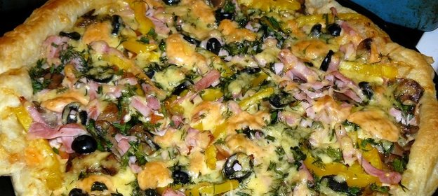 Пицца с сыром и грибами