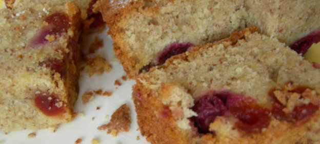 Миндальный кекс с вишней