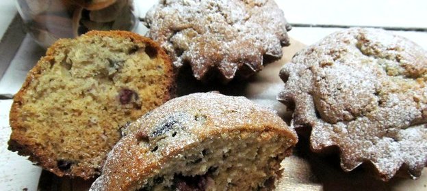 Творожные кексы с вишней