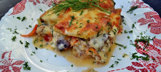 Рыбная запеканка - с пангасиусом, овощами, грибами, в сливочном соусе с сыром