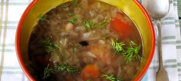 Щи с фасолью и курицей