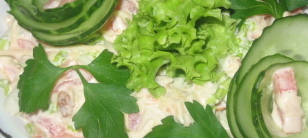 Куриный бургер с острым соусом