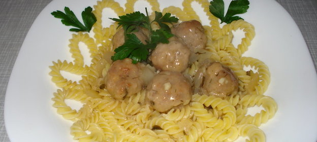 Фрикадельки в белом вине