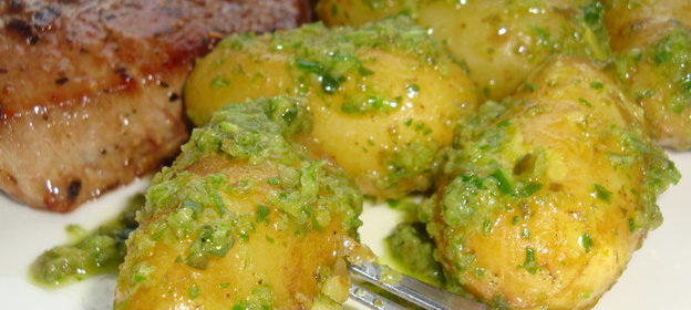 Картофель с Сальса-верде на гарнир