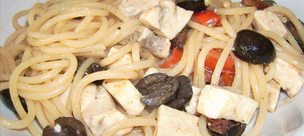 Спагетти с рыбой- меч по-неаполитански