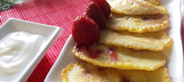 Оладьи с клубникой