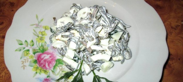 Салат с морской капустой и огурцом