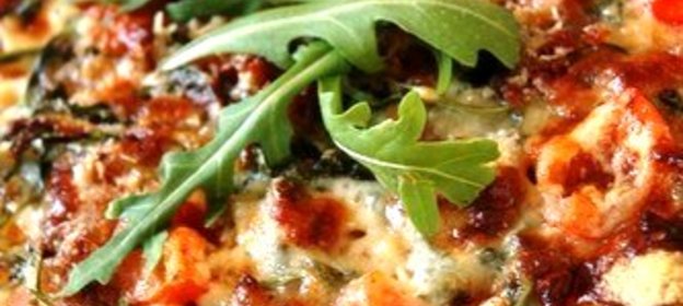 Пицца с луком-пореем и артошоками