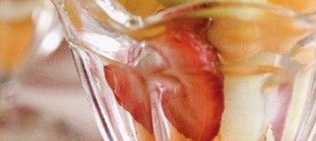 Салат из репчатого лука с орехами