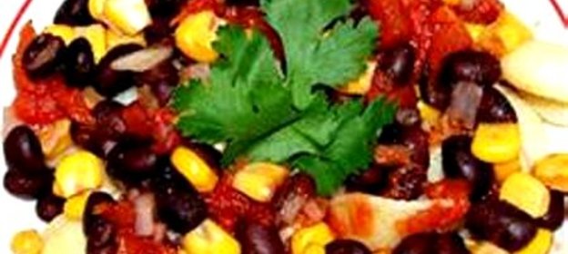 Макароны с фасолью, кукурузой и цыпленком