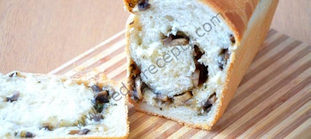 Постный хлеб с грибной начинкой