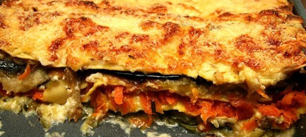 Лазанья с баклажанами, песто, фундуком и петрушкой