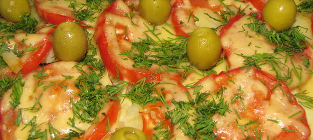 Картофельная запеканка с фаршем, томатами и сыром