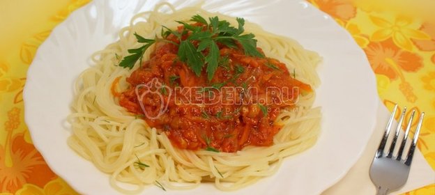 Спагетти с острым соусом