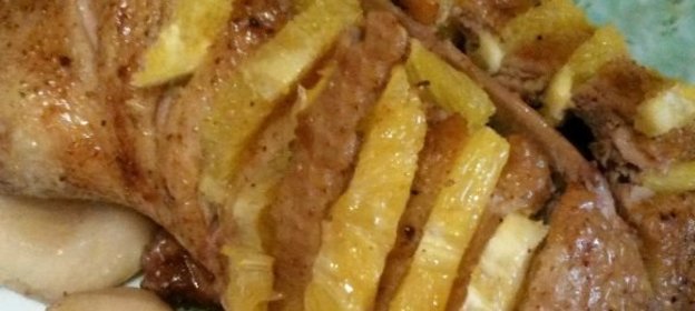 Язык соленый с зеленым горошком