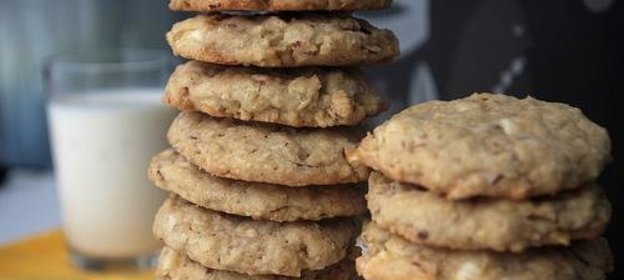 Овсяное печенье с белым шоколадом и миндалем