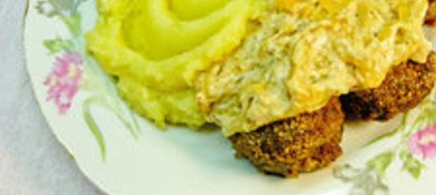 Тефтели со сливочно-луковым соусом