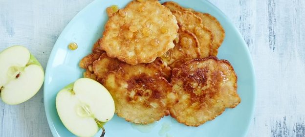 Яблочные оладьи