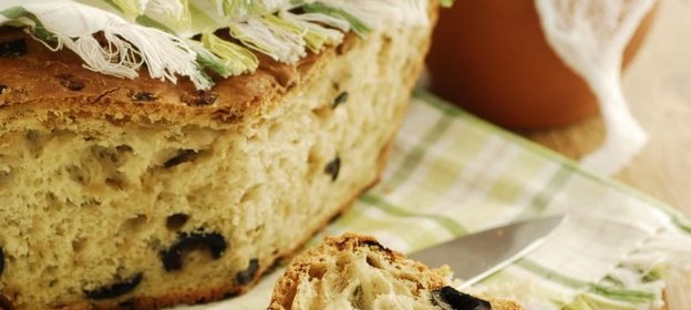 Кипрский оливковый хлеб