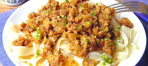 Паста с фаршем и томатной пастой