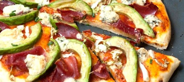 Пицца с авокадо