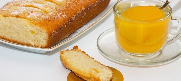 Постный кекс-манник с кокосом и персиками