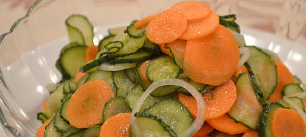 Хлеб с цуккини и яблоками