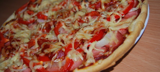 Мясная пицца по-домашнему