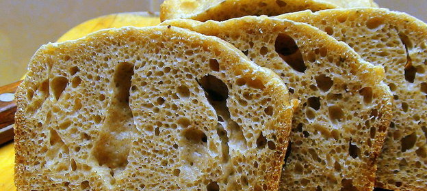 Ароматный домашний хлеб из цельнозерновой муки с сухими травами