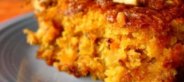 Манная запеканка с грецкими орешками и изюмом