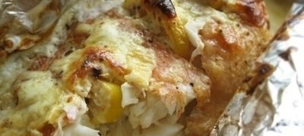 Морской окунь, запеченный в сырном соусе