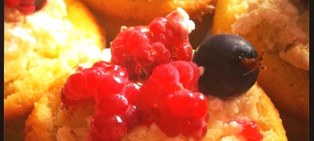 Творожные кексы с ягодами