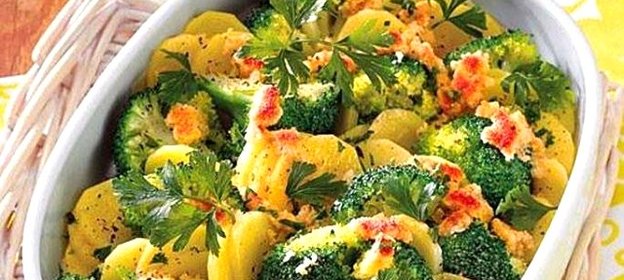 Картофель с брокколи