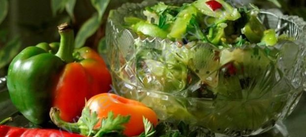 Салат из зеленых помидор острый