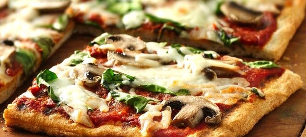 Пицца в духовке с грибами