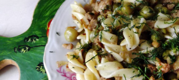 Макароны с цветной капустой и горошком