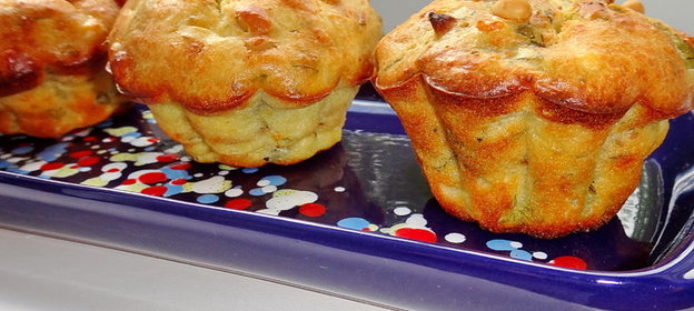 Маффины с щавелем и кедровыми орешками