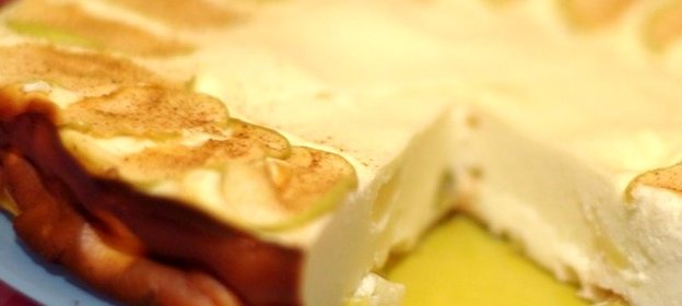 Творожно-яблочная запеканка с корицей