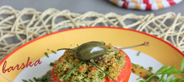 Помидоры, запечённые под пикантной хлебной шапочкой