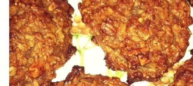 Вегетарианское банановое печенье с гранолой и кокосовой стружкой