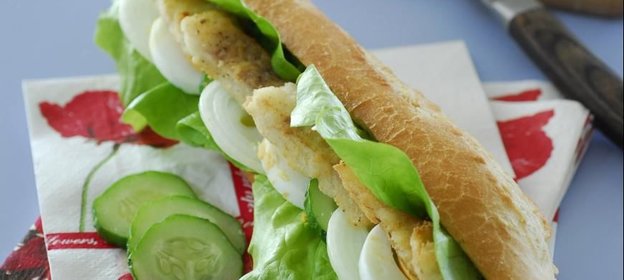 Французский багет с рыбой