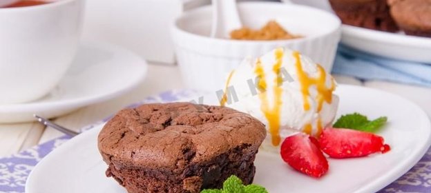 Брауни с жидким шоколадом внутри