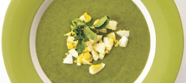 Холодный суп из шпината и кресс-салата