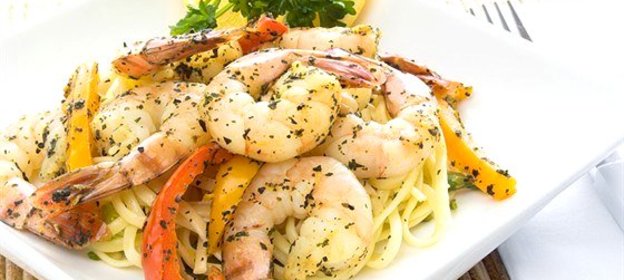 Паста с креветками и лимоном