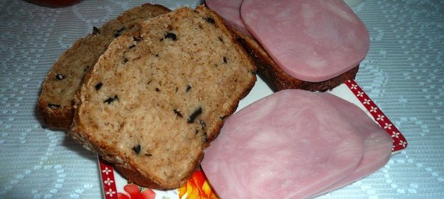 Томатный хлебушек с маслинами