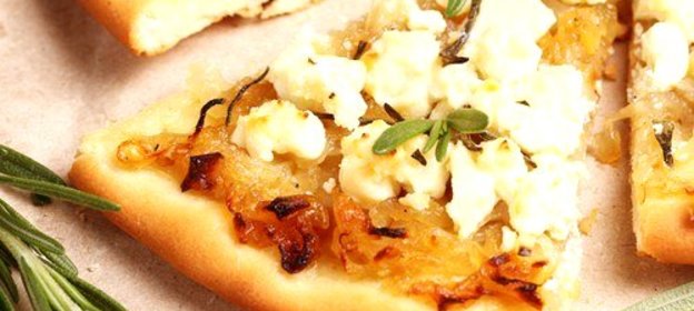 Пицца с домашним сыром